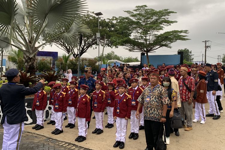 Siswa Sekolah Rakyat menghadiri peresmian SRT 9 Banjarbaru
