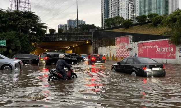 KCIC Imbau Penumpang Whoosh Waspada Banjir Menuju Stasiun