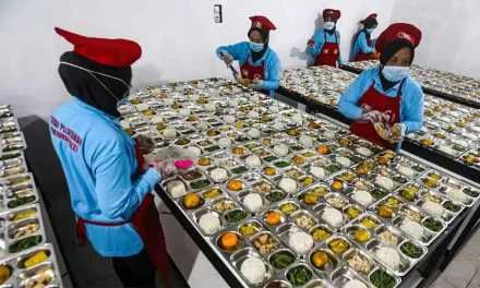 Anggaran MBG 2026 Rp 335 Triliun Menjangkau 82 Juta Warga