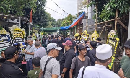 Jenazah Capt. Egon Erawan Tiba di Rumah Duka Ciputat