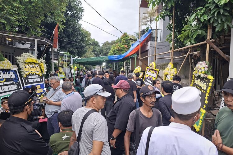 Jenazah Capt. Egon Erawan Tiba di Rumah Duka Ciputat