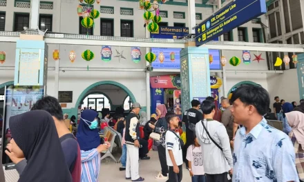 Arus Balik 2026 Melonjak, Pasar Senen Dipadati Penumpang