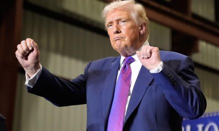 Trump Desak NATO Bertindak di Selat Hormuz yang Ditutup Iran