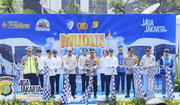 Kapolri Lepas 4.009 Pemudik Gratis ke Jawa Tengah & Yogyakarta