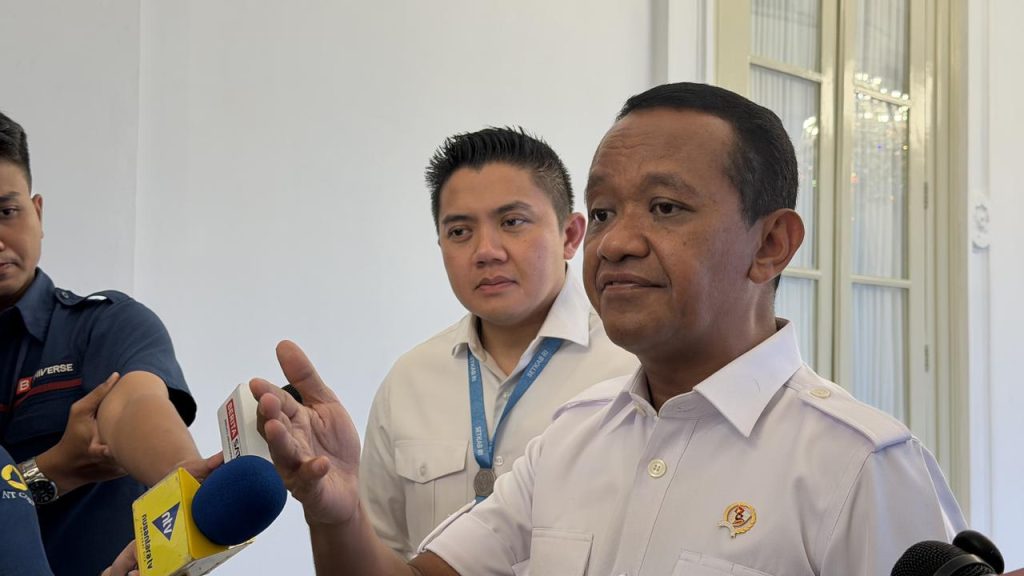 Bahlil Lahadalia menanggapi usulan KPK terkait pembatasan masa jabatan ketua umum partai politik di Jakarta