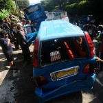 Angkot Terguling 17 Pelajar SMP Penumpang 6 Alami Luka Ringan
