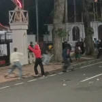 Demo Grahadi Surabaya Ricuh, Sejumlah Massa Diamankan Polisi