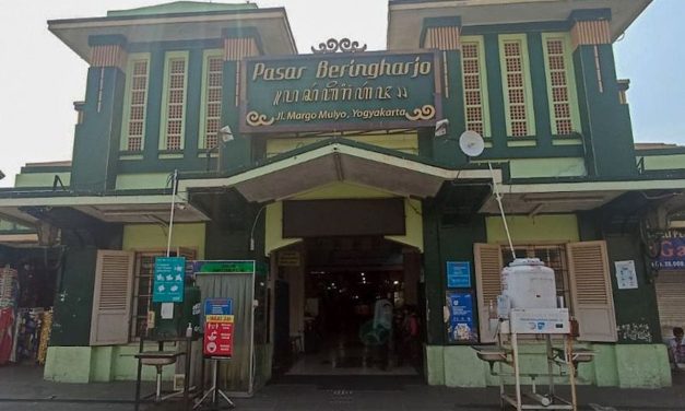 Pasar Beringharjo Yogyakarta: Warisan Sejarah, Ekonomi, Budaya