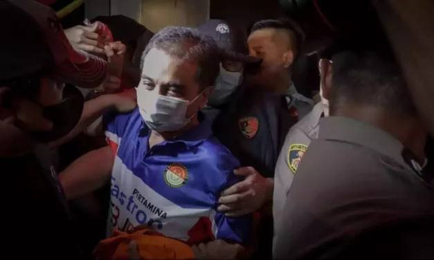 Peluang Bebas Roy Suryo Dokter Tifa Kasus ITE Masih Terbuka