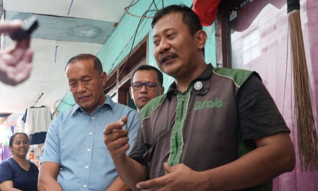 Viral Pengemudi Ojol Menangis Motornya Ditertibkan di Jatinegara