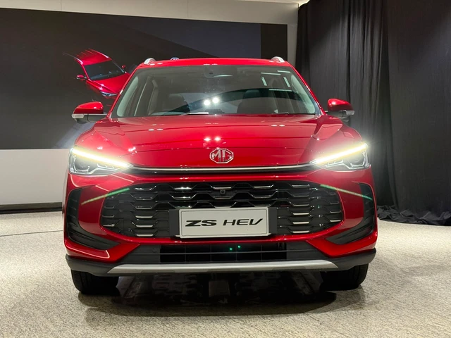 MG ZS Hybrid+ Resmi Hadir, VinFast Tawarkan Beli Putus Motor Listrik, Mitsubishi Dorong Insentif Hybrid