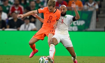 Frenkie de Jong Terancam Absen Empat Bulan karena Cedera Lutut