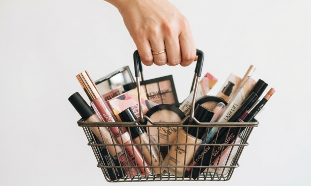Self-Reward Kosmetik Bisa Berujung Boros, Begini Cara Belanja Tetap Bijak