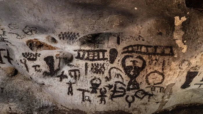 Warisan Budaya: Misteri 32 Simbol Gua Prasejarah Terungkap