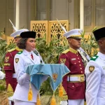 Profil Neeltje Werimon, Pembawa Baki Penurunan Bendera HUT ke-81 RI