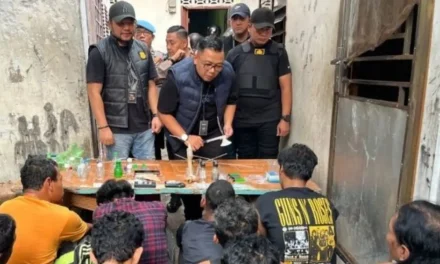Polisi Gerebek Dua Lokasi Peredaran Narkoba di Medan, 9 Pria Diamankan