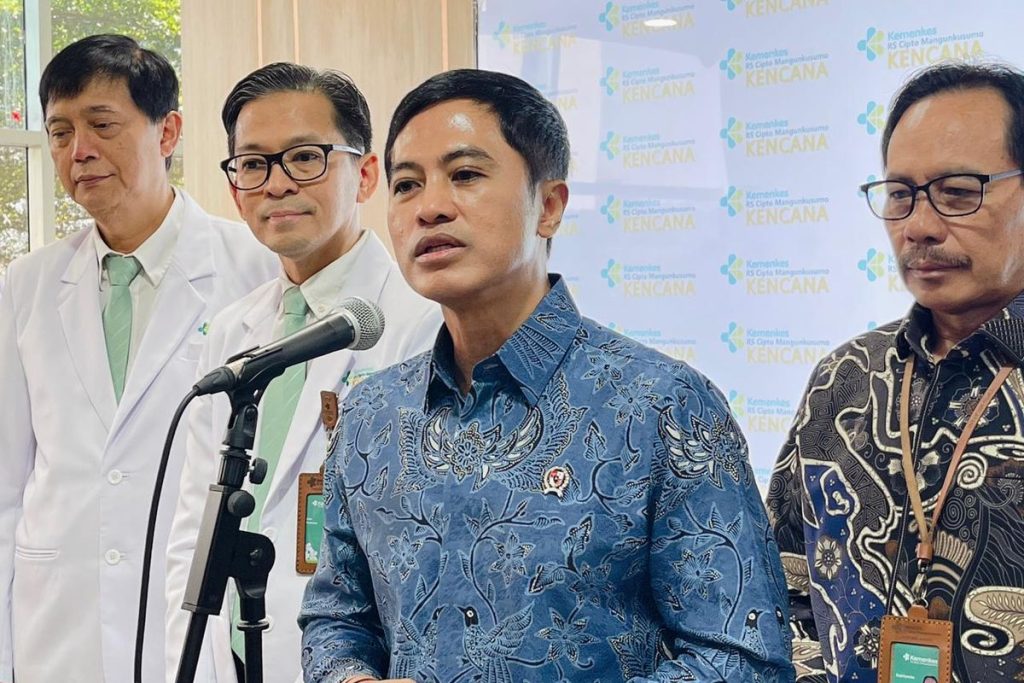 Relawan medis diterjunkan membantu penanganan korban bencana di Nusa Tenggara Timur
