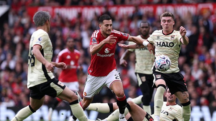 Manchester United vs Ipswich Town berakhir imbang 1-1 pada babak pertama Premier League