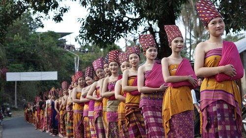 Mulud Adat Bayan 2026 Ramai Wisatawan, Homestay Warga Penuh Dipesan