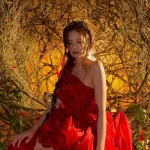 Fashion Jennie BLACKPINK di Fallen Angel, Padukan Gaya Gothic dan Fantasi