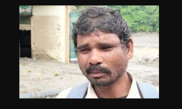 Ayah Pinjam Uang demi Cari Putranya yang Hilang dalam Banjir Bandang Nepal